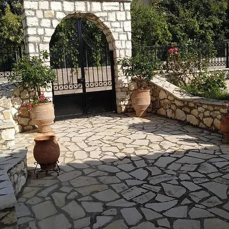 בית נופש Sofias Argostoli *